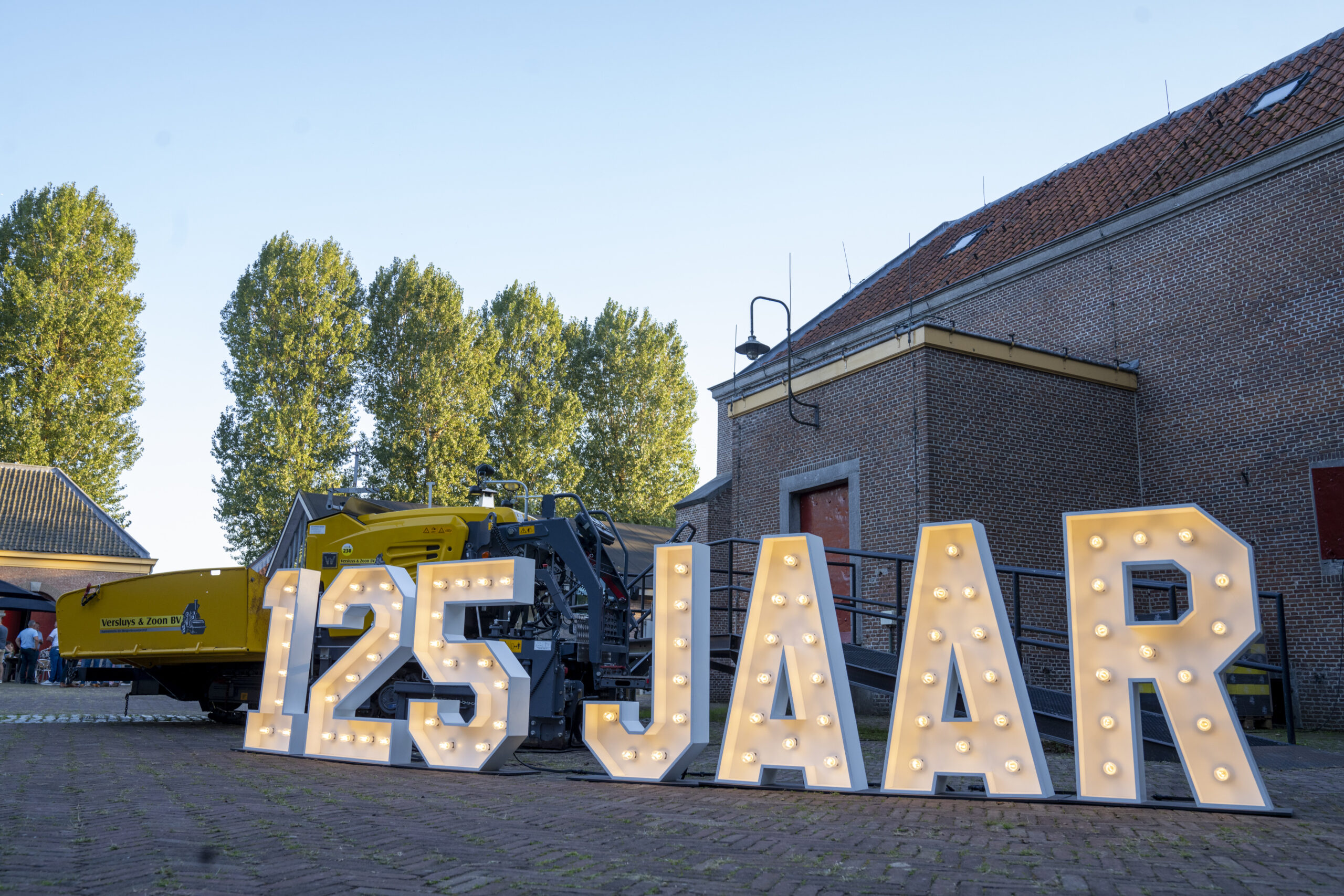 Versluys 125 jaar